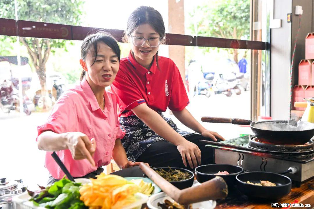 全网追的“扁担女孩”，找了一份暑假工，时薪12元 - 大同生活资讯 - 大同28生活网 dt.28life.com
